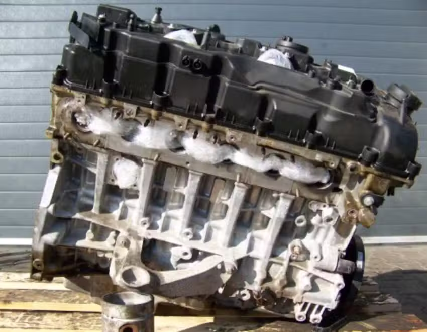 Pièces détachées pour automobiles et motos