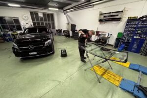 Edelschmiede Fahrzeugveredelung – Il vostro partner per il rivestimento, la riparazione e l’assistenza di auto a Döttingen