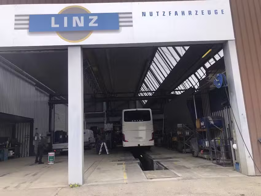 Linz Commercial Vehicles AG